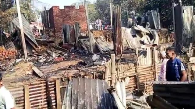 চট্রগ্রামে ৫ দিনে চার হিন্দুবাড়িতে দরজা আটকে আগুন